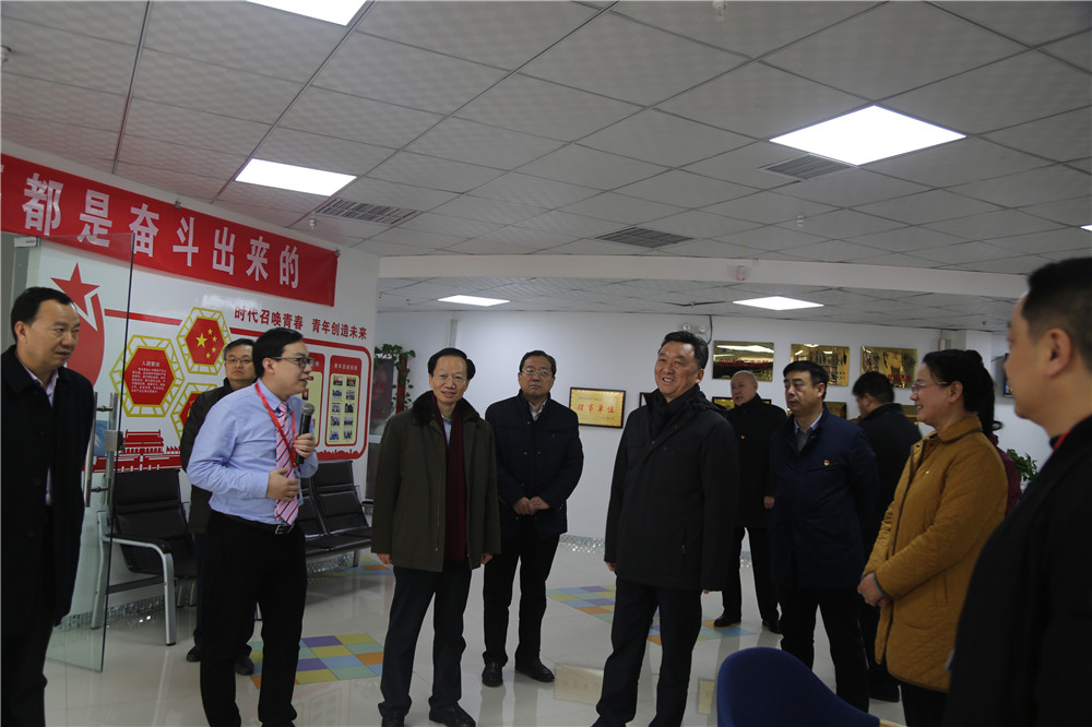 熱烈歡迎全國總工會副主席，書記處書記魏地春及省總工會王保存主席一行蒞臨安陽青峰網(wǎng)絡參觀指導